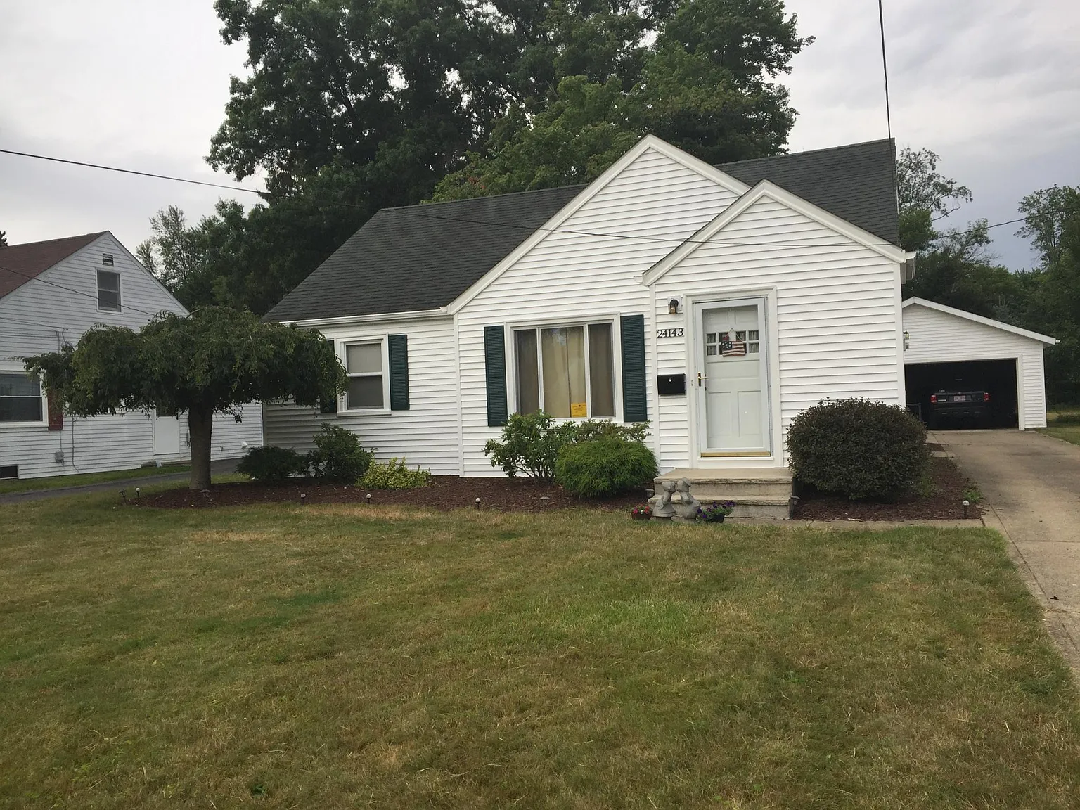 24143 Hedgewood Ave photo 1