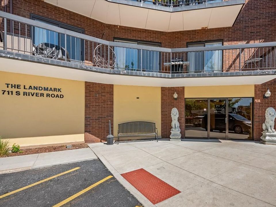 1st image of 711 S River Rd APT 606