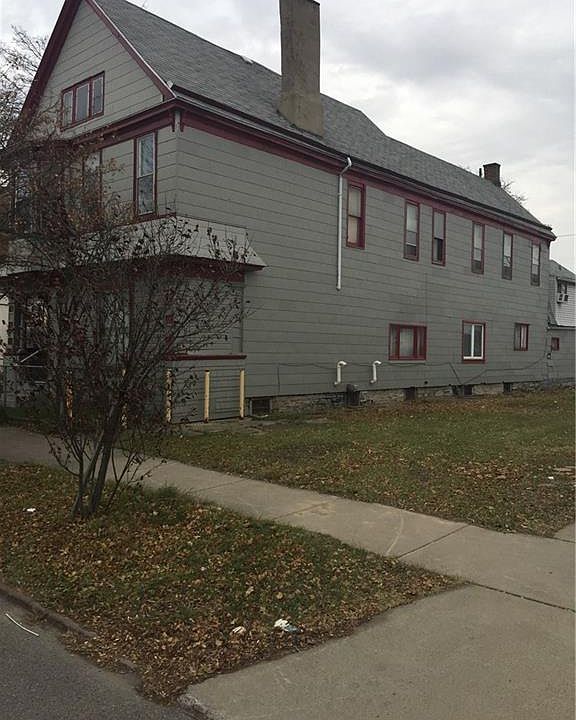 2nd image of 270 E Utica St