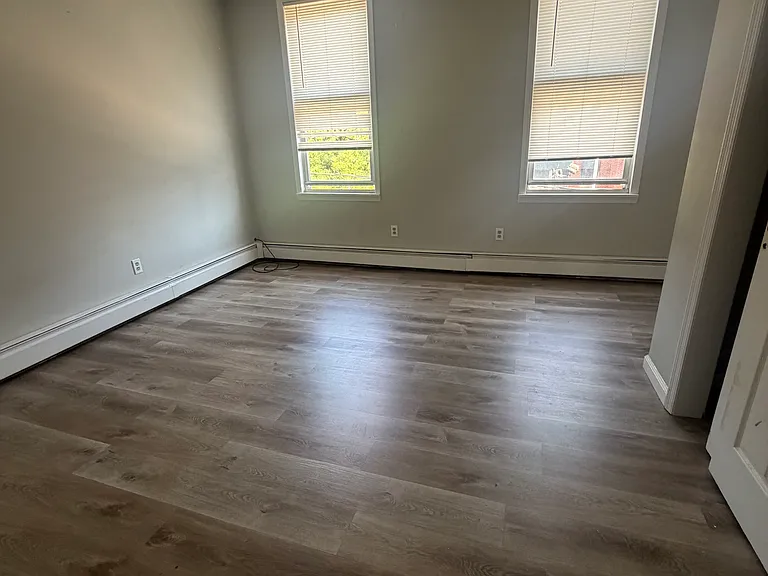 93 Franklin St #3R — Photo 5