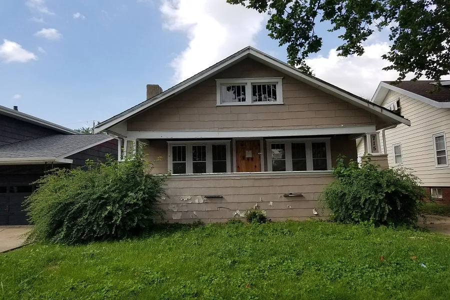 715 W Eleanor Pl photo 1