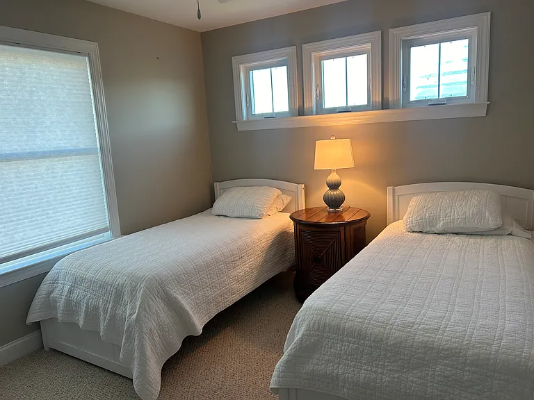 2443 Asbury Ave #TOP — Photo 9