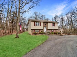 558 Catskill Dr, Effort, PA 18330