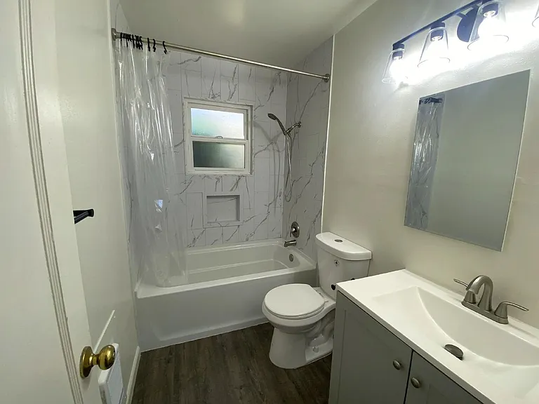 563 W Center St — Photo 27