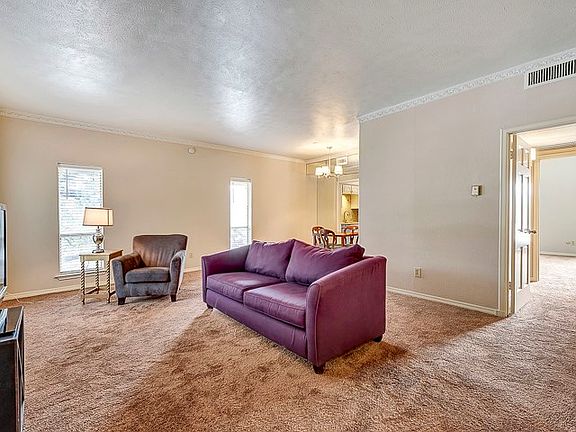 3rd image of 4320 Bellaire Dr S APT 233
