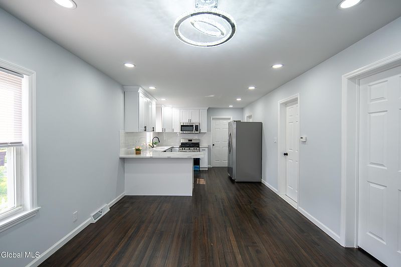 2nd image of 15 Wilson Avenue