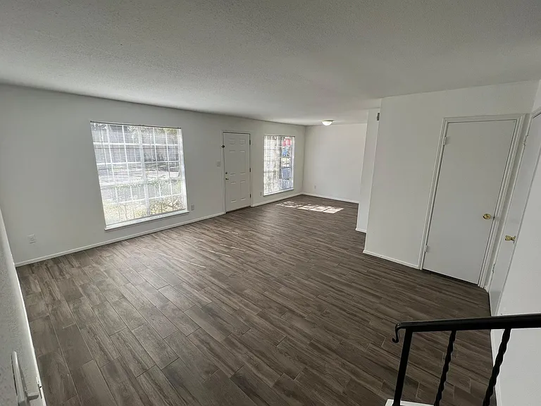 Pinewood Townhomes — Photo 23