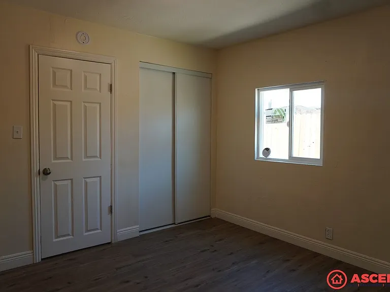 1106 Wilson Ave — Photo 9