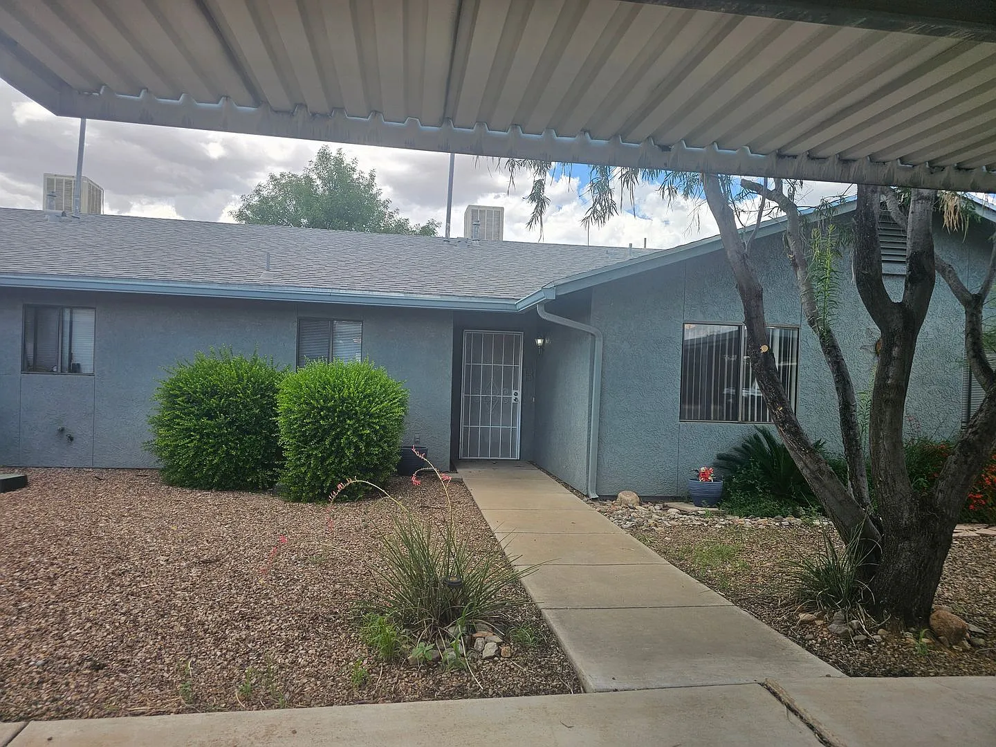2BR 2BA Condo ready for move in! — Photo 2
