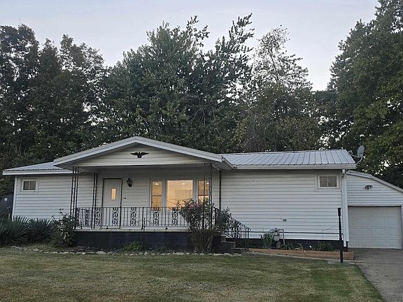 3rd image of 620 S Fly Ave