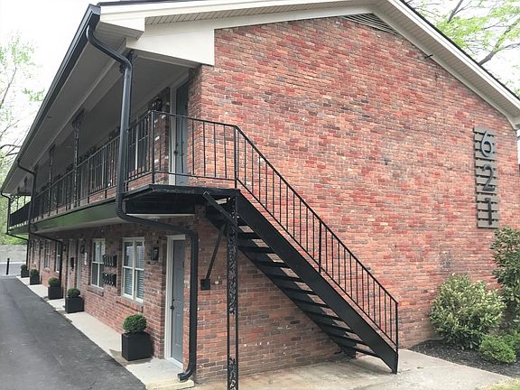 2nd image of 621 N Broadway APT 1