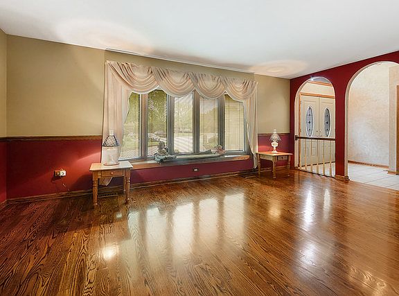 3rd image of 8040 Chippewa Trl