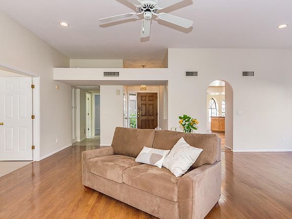 5th image of 11643 N 41st Pl