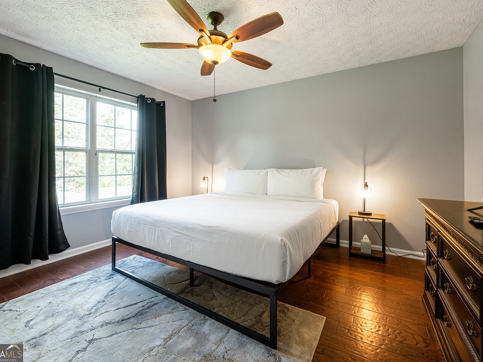 3 bed, 2.0 bath, $4,877 — Photo 3
