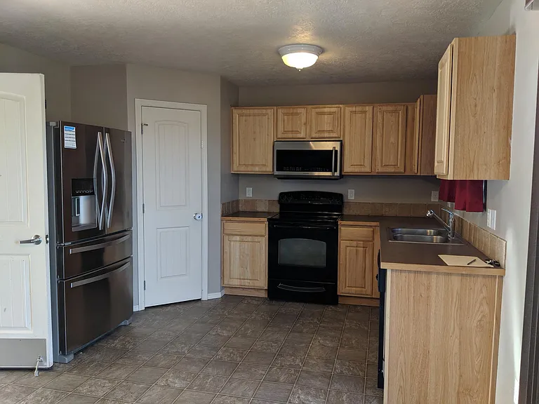 16168 Greenfield Way — Photo 3