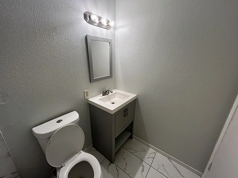 901 Carro Dr #3 — Photo 21