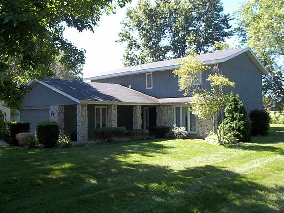 3rd image of 417 N Cherry Wood Ln