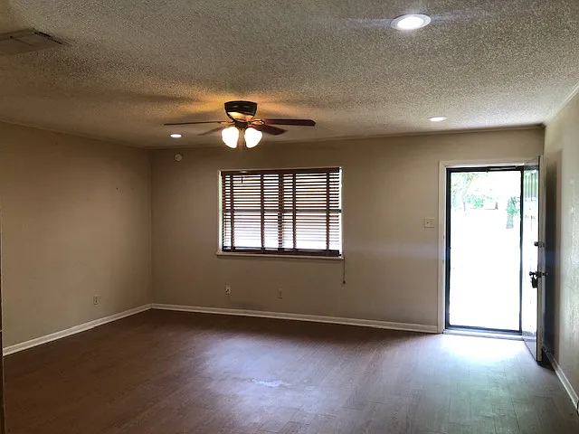 3 bed, 1176 sqft, $1,650 — Photo 3