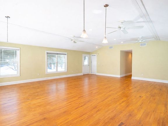 4th image of 1545 E Gillette Dr