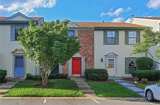 3rd image of 123 Berkshire Ct #2123