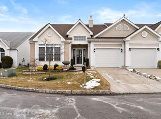 4 Wellington Pl, Monroe Township, NJ 08831