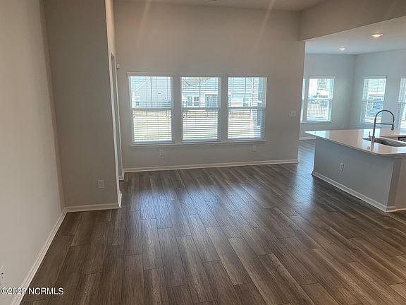3rd image of 6841 W Lindley Ln SW