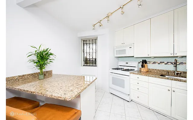 Sold by Douglas Elliman | media 25