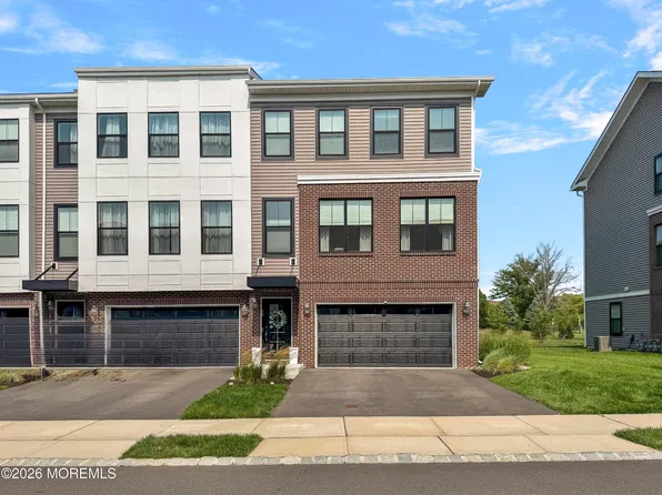 89 Bataan Ave, Tinton Falls, NJ 07724