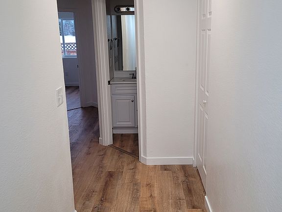 2nd image of 335 Sohi Ln APT 4