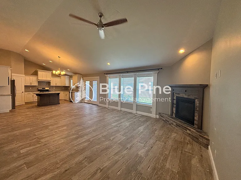 5506 Eaglewood Dr — Photo 4