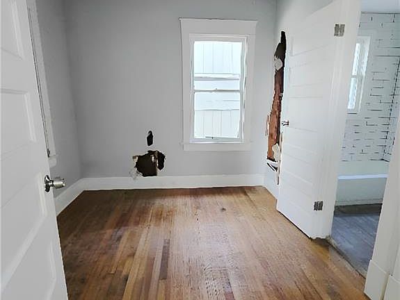 2nd image of 5802 Thompson Ave