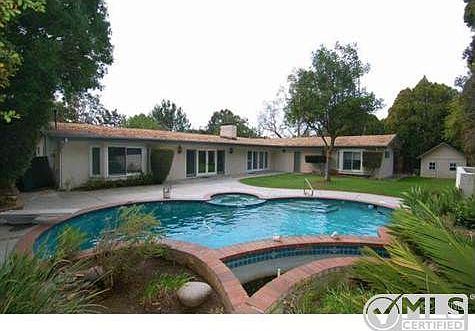 2nd image of 23001 Mulholland Dr