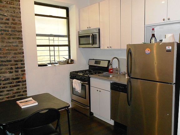 3rd image of 247 W 113th St #2C
