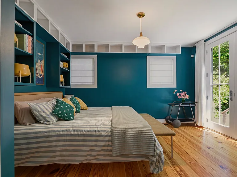 130 Carroll Ave — Photo 14