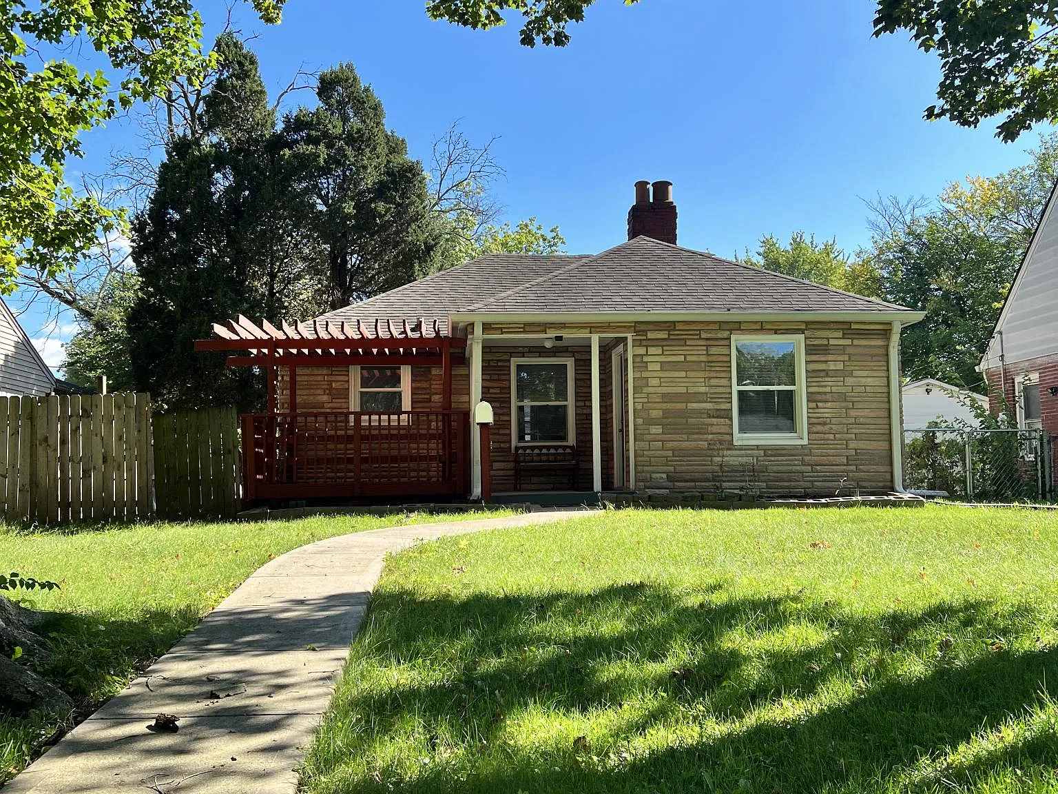 5 bed, 1526 sqft, $2,475 — Photo 3