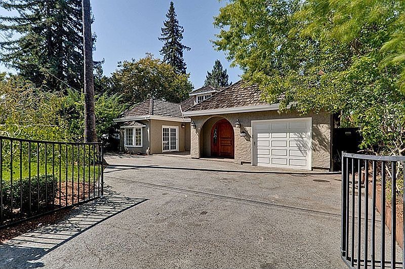 2nd image of 1754 Stockbridge Ave