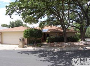 5825 Winterhaven Dr, Windcrest, TX 78239