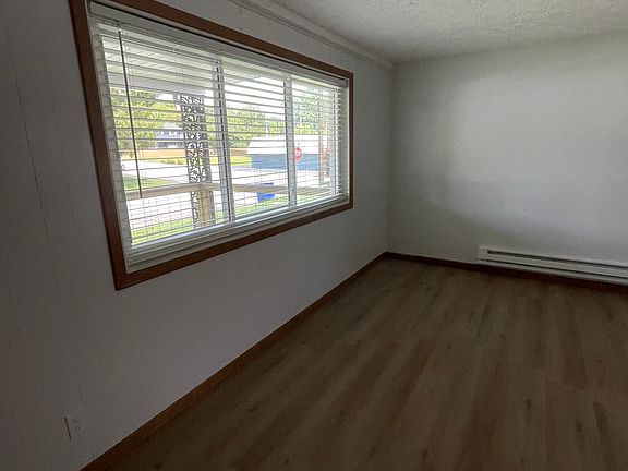 3rd image of 189 Tacoma Rd