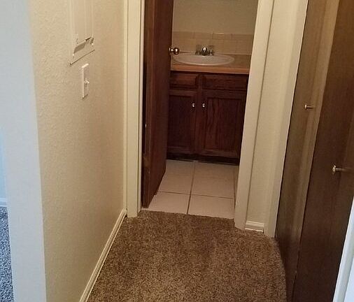 4th image of 201 E Longs Peak Ave APT C