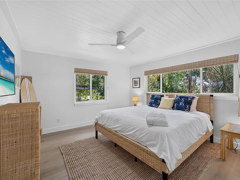 524 Live Oak Rd — Photo 17