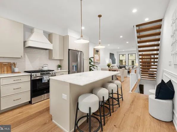 2240 Oakford St, Philadelphia, PA 19146