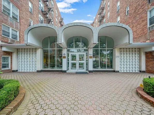 54-44 Little Neck Pkwy #5N, Little Neck, NY 11362