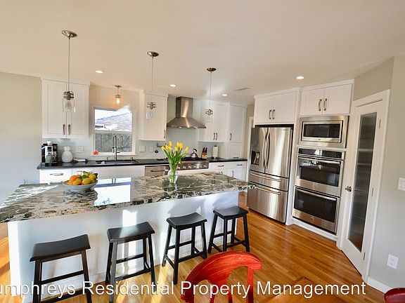 3rd image of 868 Loma Valley Pl