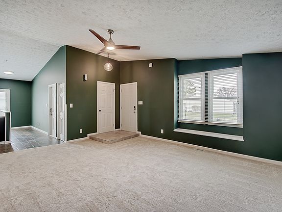 5th image of 157 Southridge Ln
