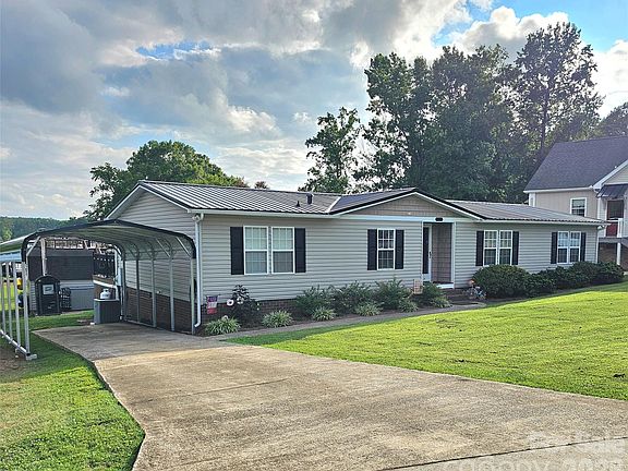3rd image of 734 Pinehaven Dr