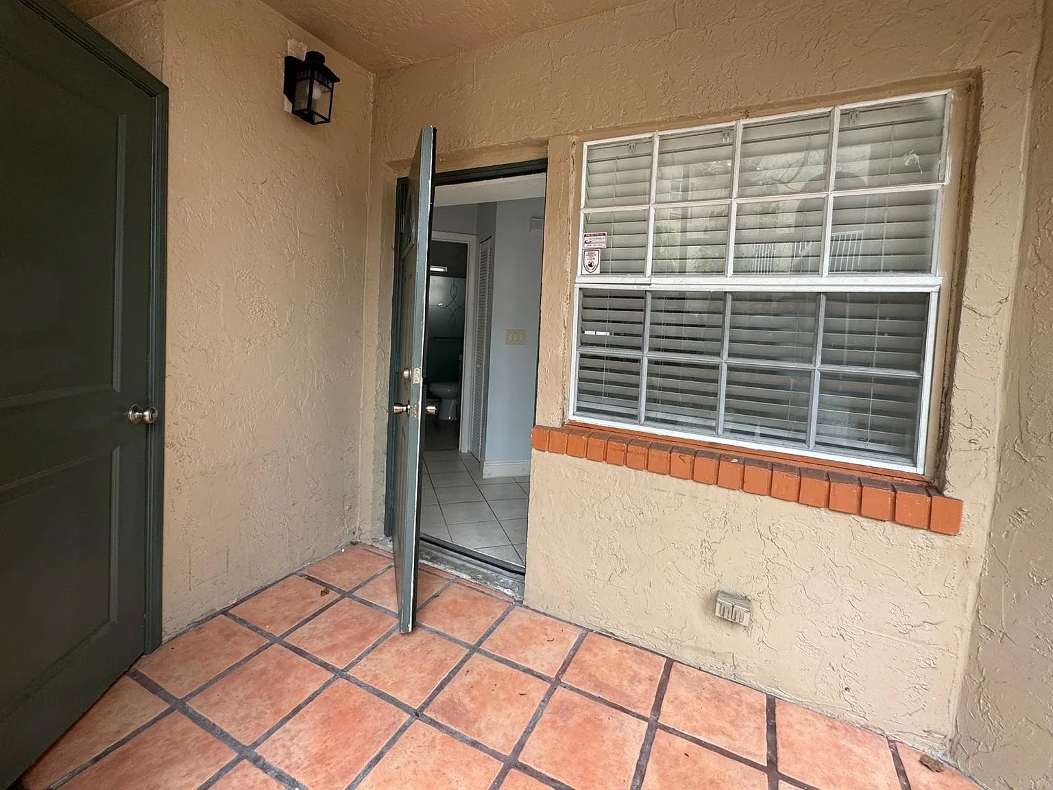 2 bed, 2.0 bath, 945 sqft, $2,180 — Photo 3
