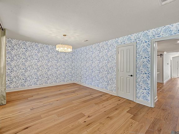 4th image of 620 Wylie Dr