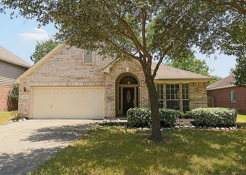 1st image of 10834 White Oak Point Ct