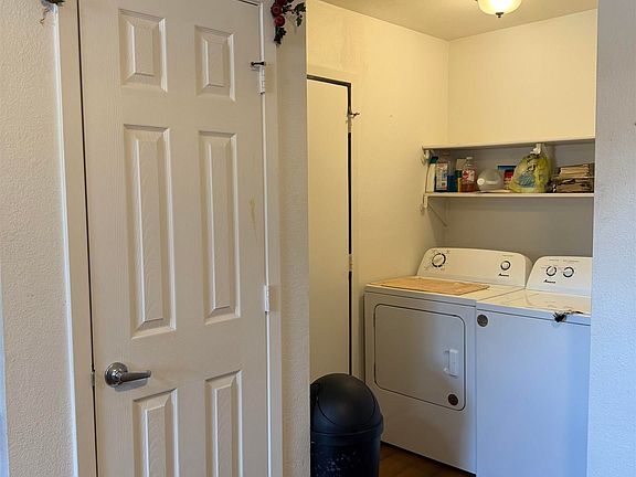 5th image of 1101 N Stratton St