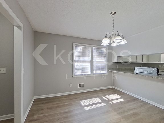 3rd image of 142 Minehead Rd